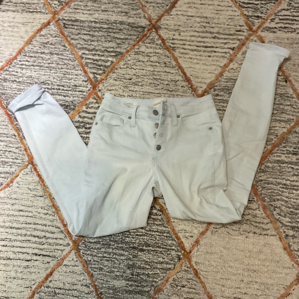 Universal Thread 4 Buttoned Jeans